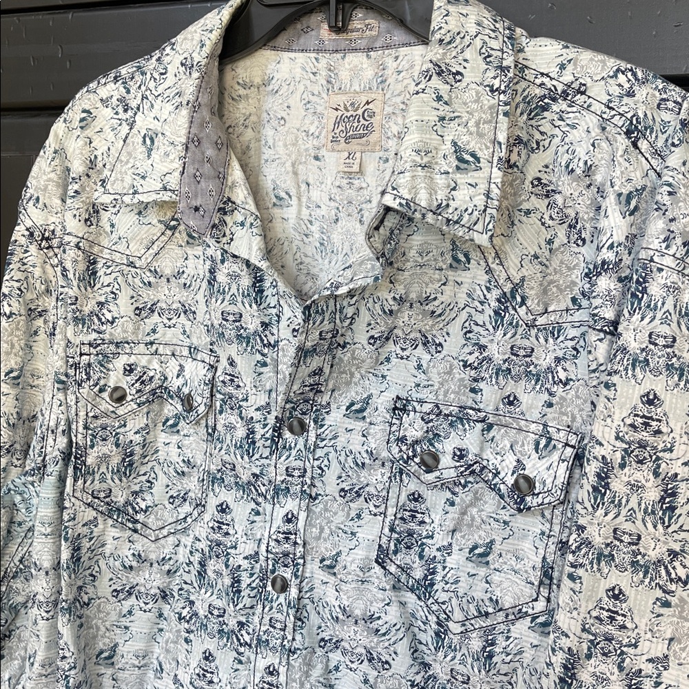 Men’s western button down snap closures size XL